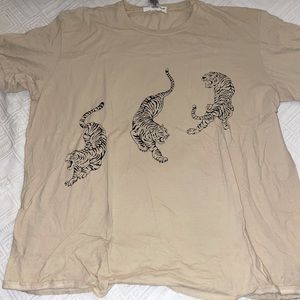 urban outfitters tiger tee